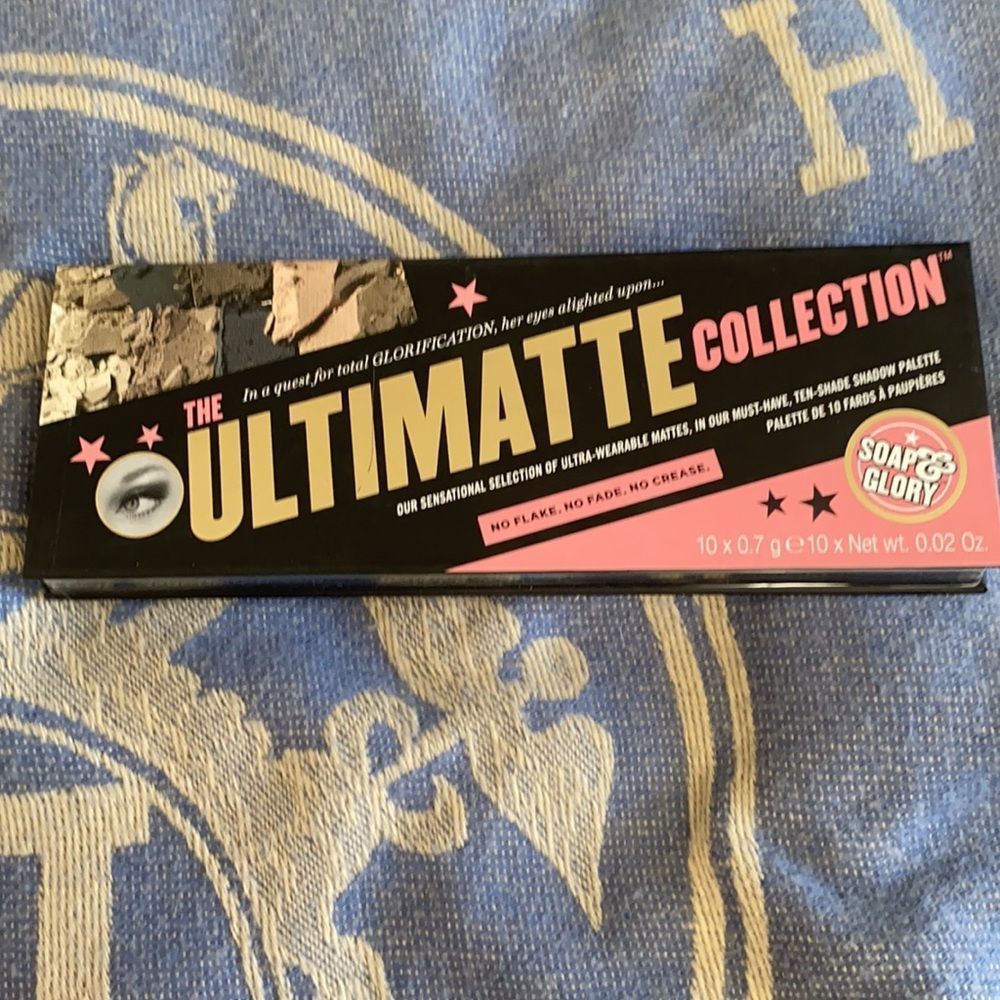 The Ultimate Collection Eyeshadow Palette - Picture 2 of 3